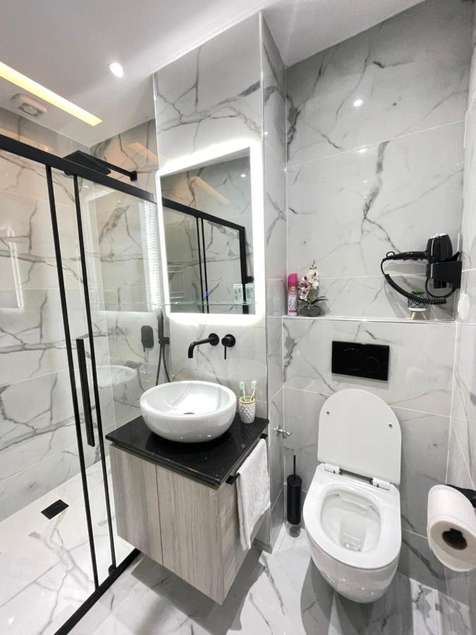 Zeos Finest Jacuzzi Suite 雅典 外观 照片